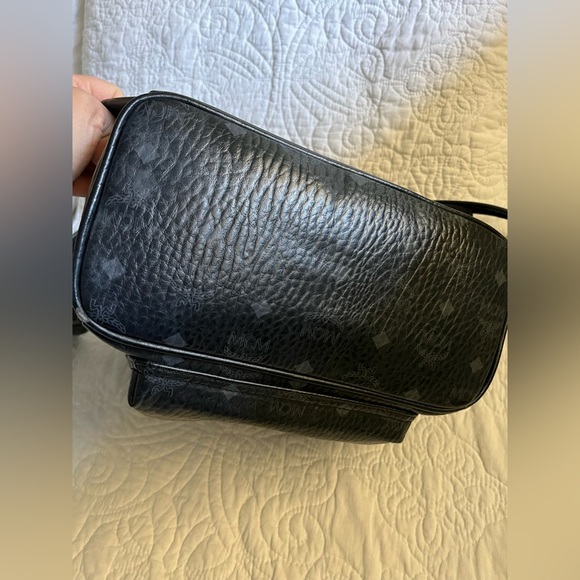 Stark Side Studs Backpack In Visetos, black side pockets w/stud details leather - Picture 9 of 15